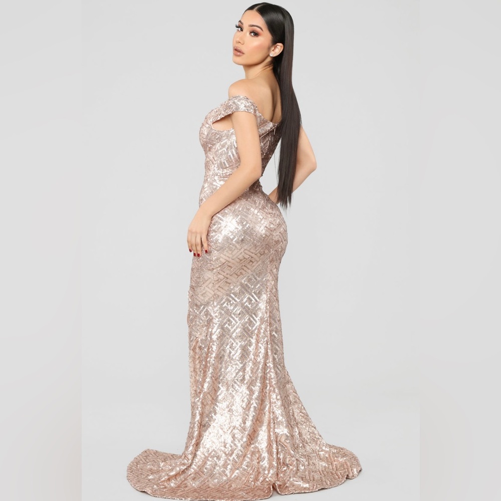 Fashion Nova -I’ll be your queen sequin maxi dress